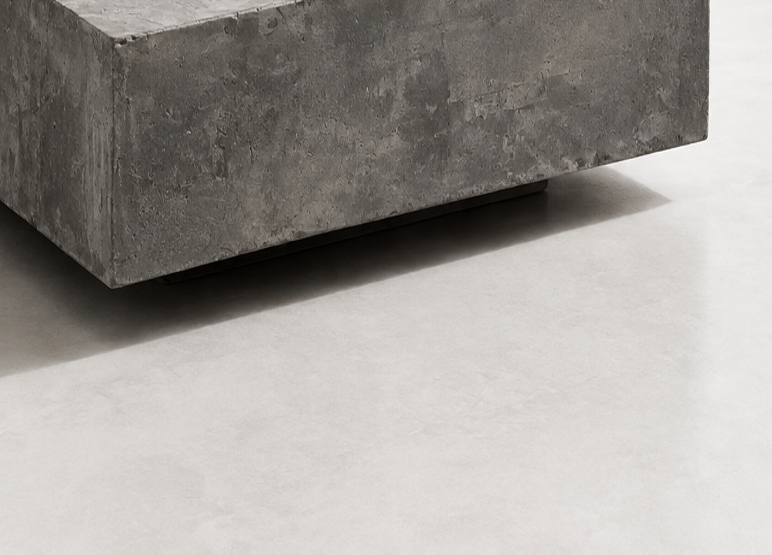 Close-up of the monolith shadow gap floating above the floor